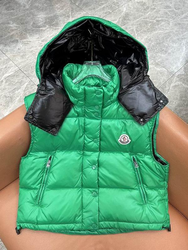 Moncler Women's Outwear 196